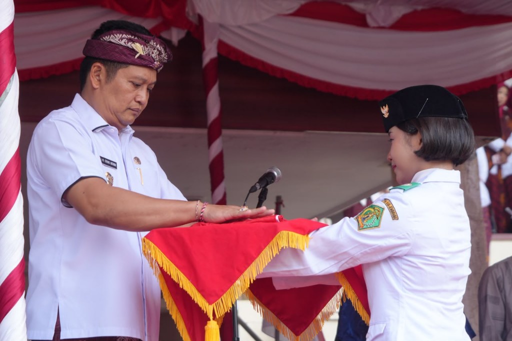 Bupati Kembang Pimpin HUT ke-81 Kemerdekaan RI di Jembrana