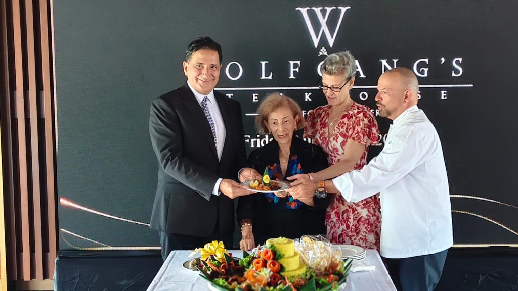 Wolfgang's Steakhouse Resmi Buka Cabang Ketiga di Indonesia Hadirkan Steak Premium Legendaris New York dan Sentuhan Hangat Alam Tropis Bali