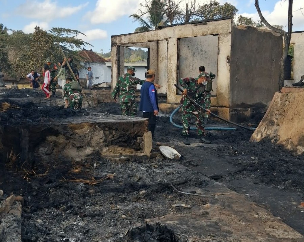 Kebakaran Hebat Landa Sade, Poltekpar Lombok Disiagakan Bantu Warga Terdampak