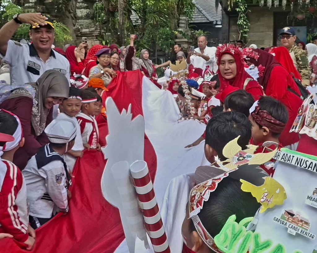 Gugus Kebangsaan Bali Bentangkan Merah Putih 300 Meter di 500 Titik, dari Gunung hingga Tempat Ibadah