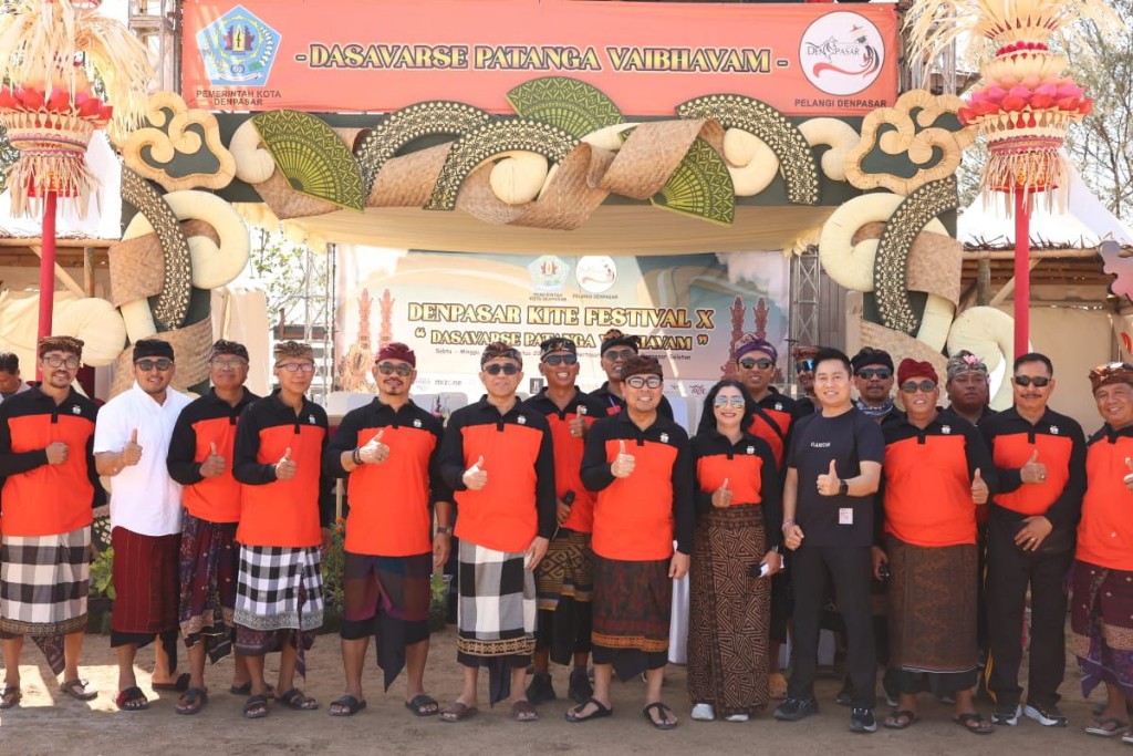 Satu Dekade Denpasar Kite Festival, Walikota Jaya Negara Apresiasi Konsistensi Pelestarian Tradisi Layang-Layang