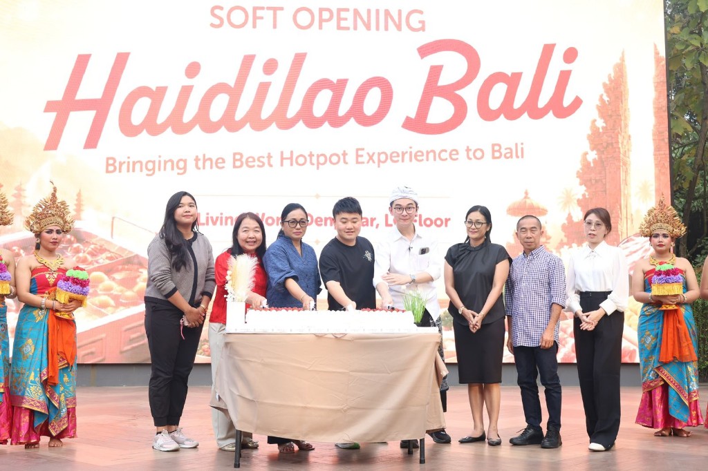 Ketua TP PKK Denpasar Hadiri Soft Opening Haidilao Bali di Living World