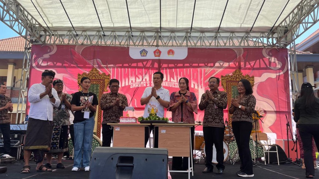 Bangga Turut Berjuang demi Pendirian SMAN 3 Negara, Bupati Kembang Hadiri Peringatan HUT Smanta ke V