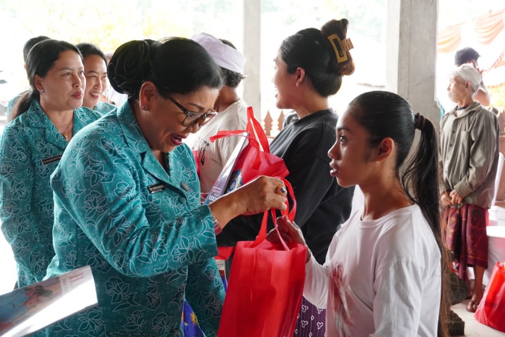 Aksi Sosial TP PKK Provinsi Bali “Bergerak dan Berbagi” 
