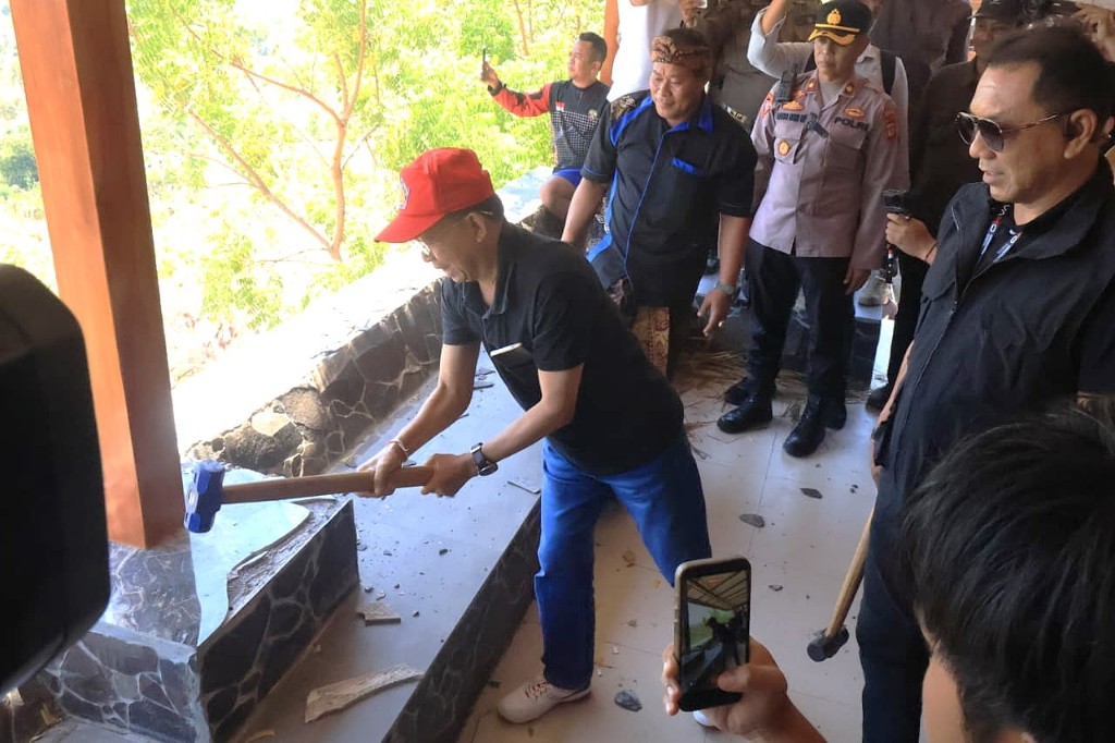 Gubernur Koster Bongkar Vila di Areal Hutan Sosial Gerokgak Buleleng