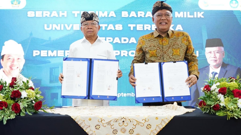 Gubernur Koster Hadiri Serah Terima Lahan dan Hibah Aset Universitas Terbuka kepada Pemprov Bali