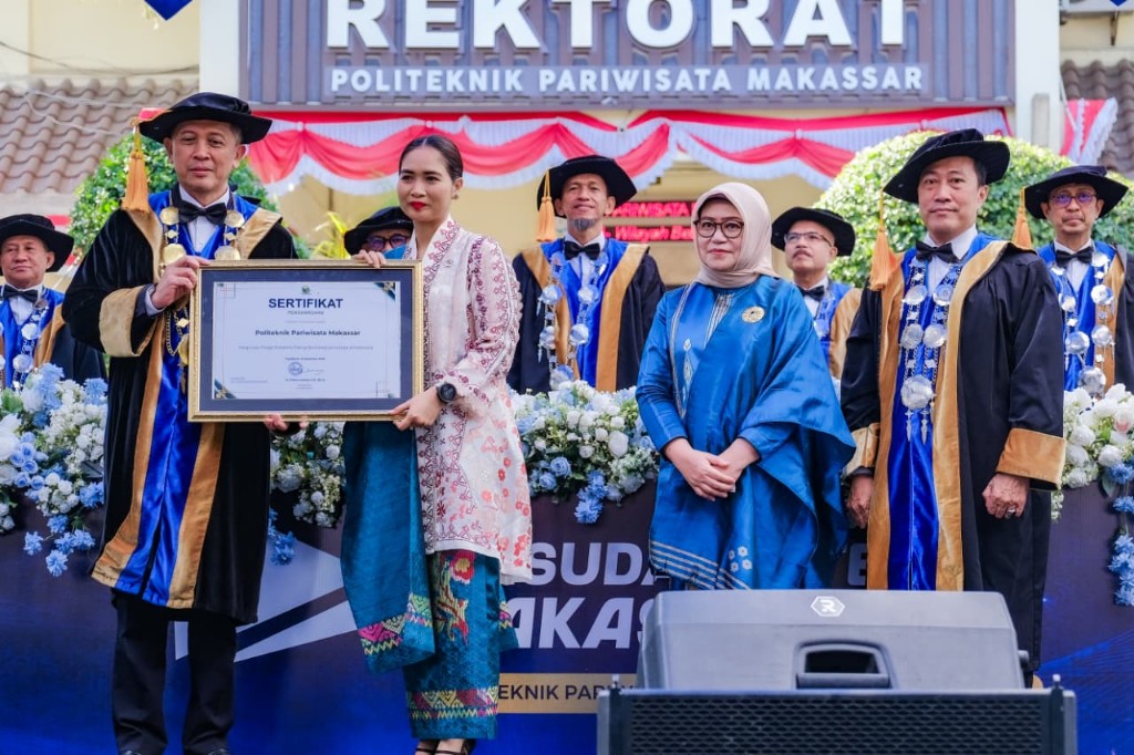 Wamenpar Titip Tiga Pesan untuk 603 Lulusan Poltekpar Makassar, dari Keberlanjutan hingga Jati Diri