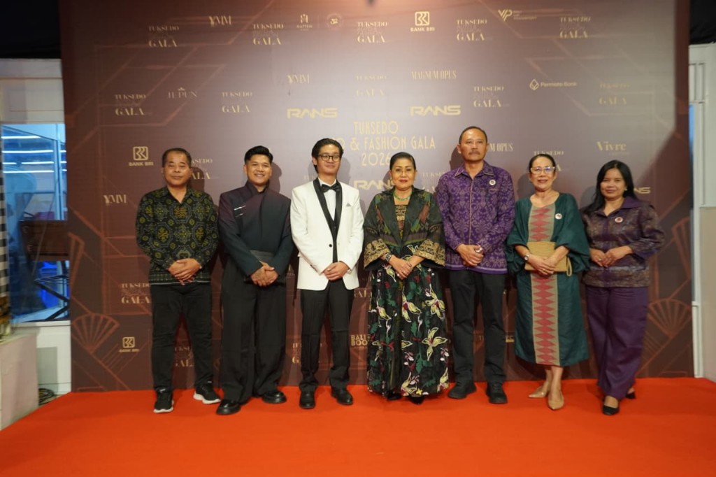 Hadiri Tuksedo Auto and Fashion Gala 2026, Ny. Putri Koster Dorong Desainer Bali Angkat Tenun Tradisional ke Panggung Dunia