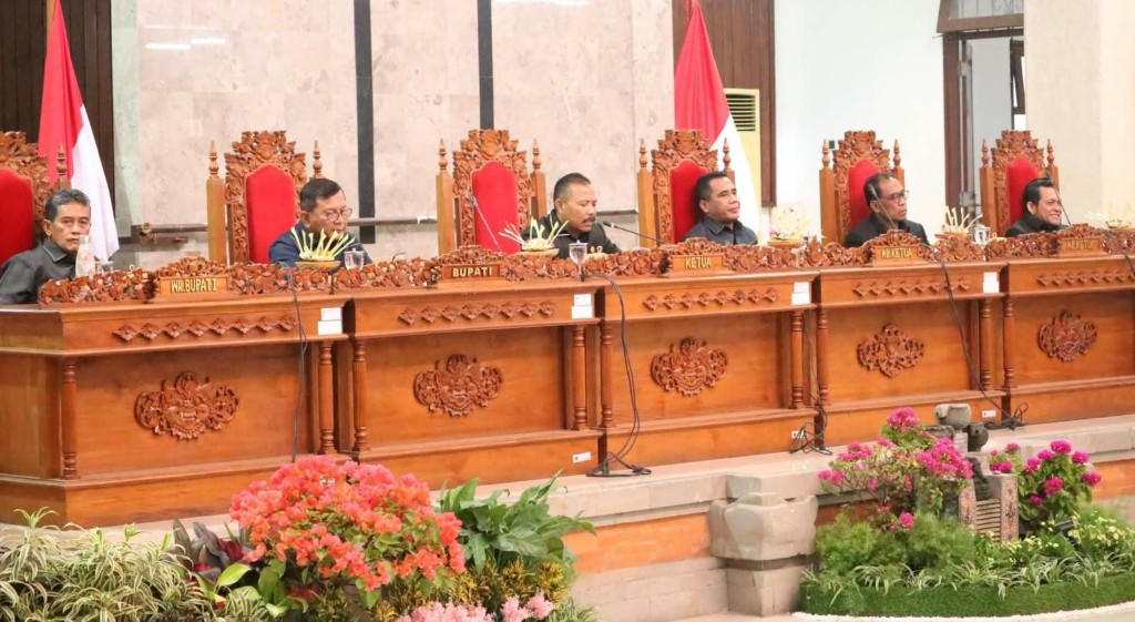 DPRD Buleleng Gelar Rapat Paripurna Penyampaian Nota Pengantar Bupati Terhadap Rancangan Perubahan KUA-PPAS TA 2026