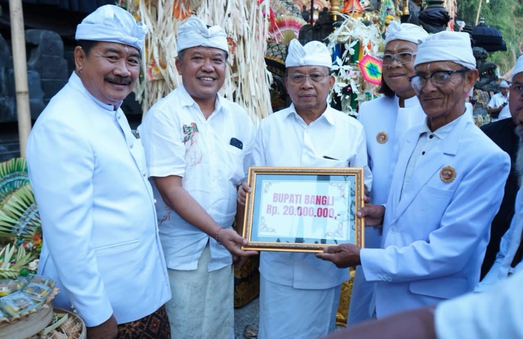 Gubernur Wayan Koster Hadiri Puncak Karya Panca Wali Krama Ulun Danu Batur, Rawat Kesucian Alam Bali
