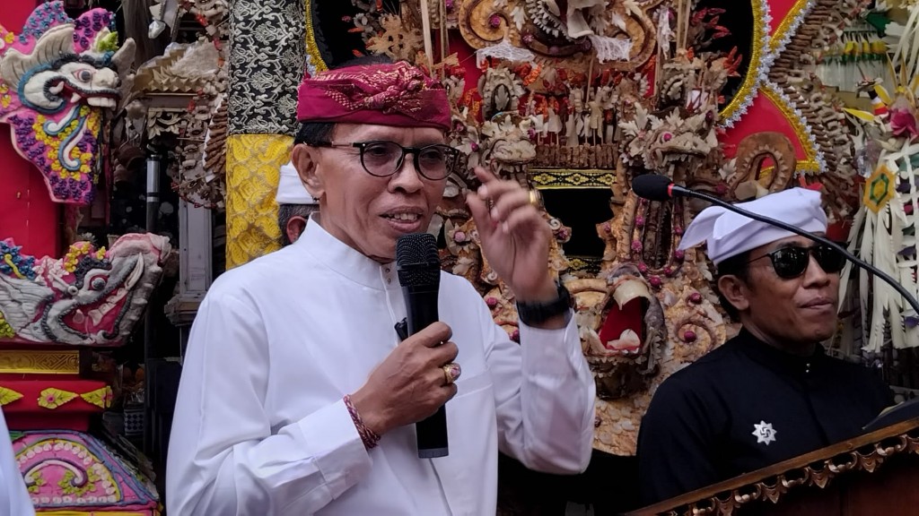 Perkuat Bakti, Jaga Alam hingga Warisan Sejarah: Dirjen Bimas Hindu Hadiri Karya Agung Madewasraya di Pura Kahyangan Jagat Tuluk Biyu