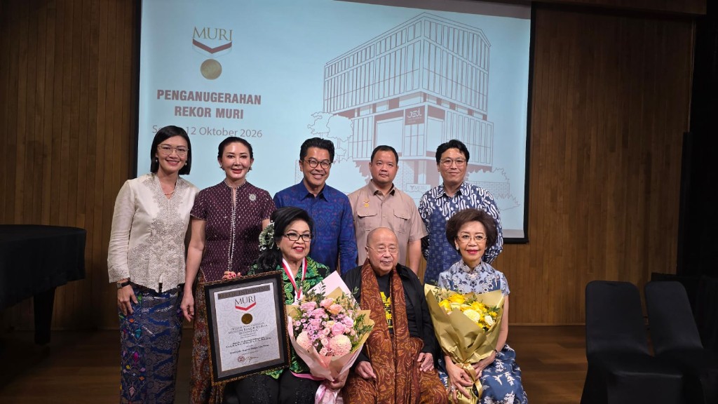 Prof. Sulistyawati Kembali Raih Rekor MURI sebagai Peraih Gelar Magister Hukum Usia Tertua