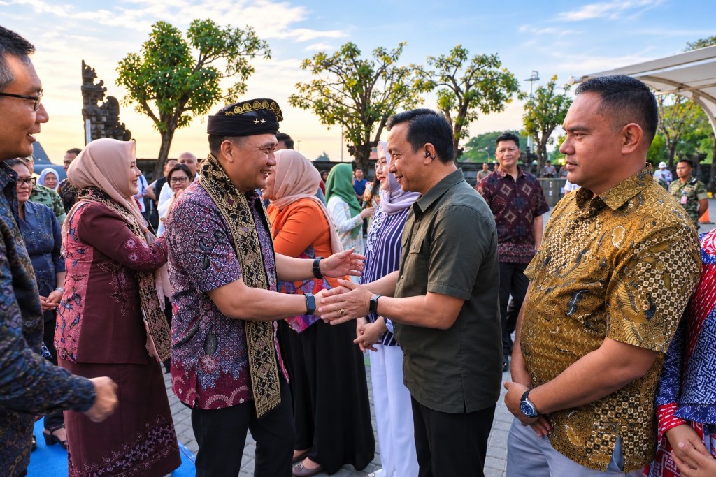 Tari Pendet Sambut Kedatangan Kapolda Bali Irjen Pol. Pasma Royce