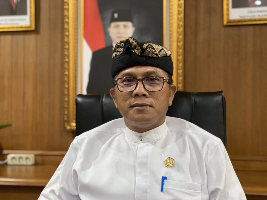 Wakil Ketua II DPRD Badung Dukung Sekolah Daring 3 Hari: Solusi Atasi Antrean BBM Langka dan Kemacetan