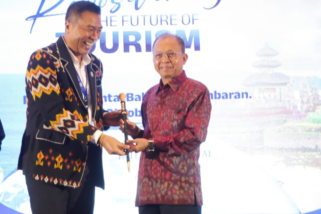 Gubernur Koster Buka Musda XV ASITA Bali, Proyeksikan Kunjungan Wisman Tembus 7,2 Juta pada 2026