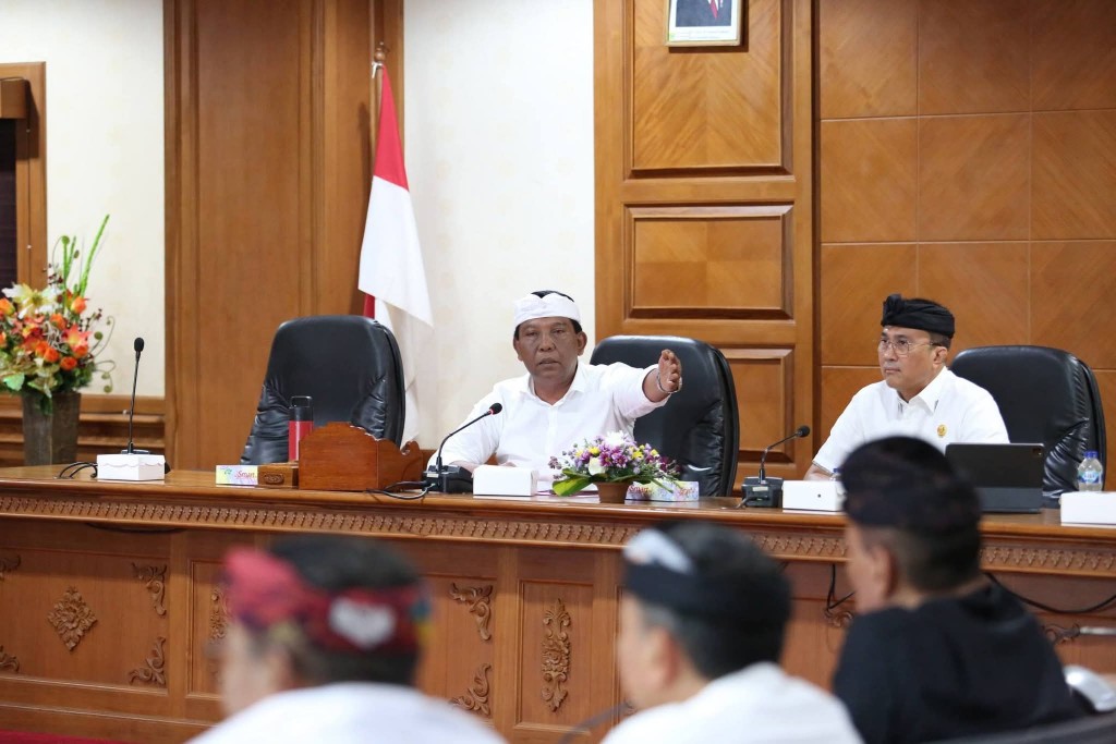 Ketua DPRD Badung Anom Gumanti Pimpin Rapat Kerja, Bahas Penyertaan Modal Daerah kepada Perumda Air Minum Tirta Mangutama