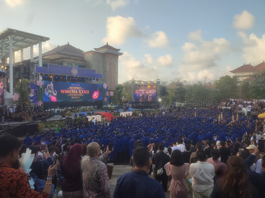 Gelar Wisuda XXXII, Poltekpar Bali Tegaskan Komitmen terhadap Pariwisata Berkelanjutan dan Pelestarian Budaya