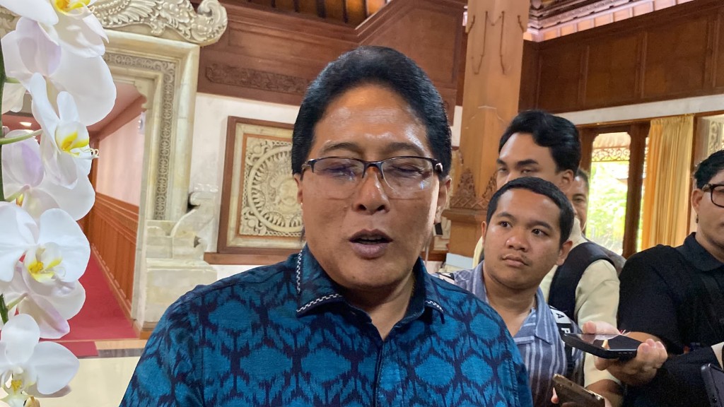 Respon Wagub Giri Tak Terlihat Dampingi Gubernur Koster saat Penanganan Kelangkaan BBM