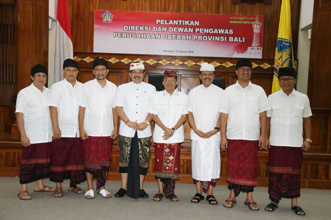 Gubernur Koster Lantik Suryawan Jadi Direktur Utama Perusda Bali 