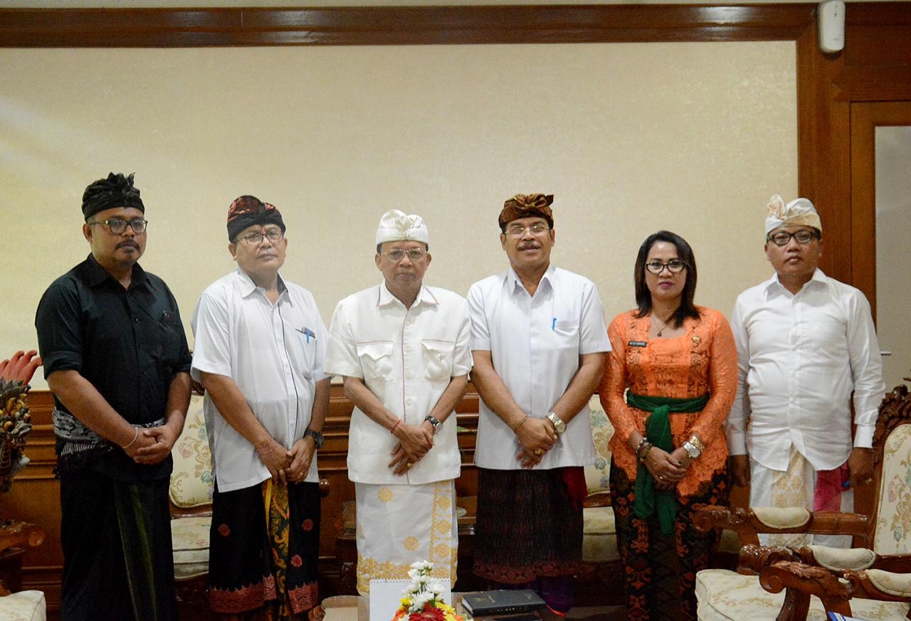 Dokumentasi dari - Gubernur Koster Pertanyakan Aturan Pemilu