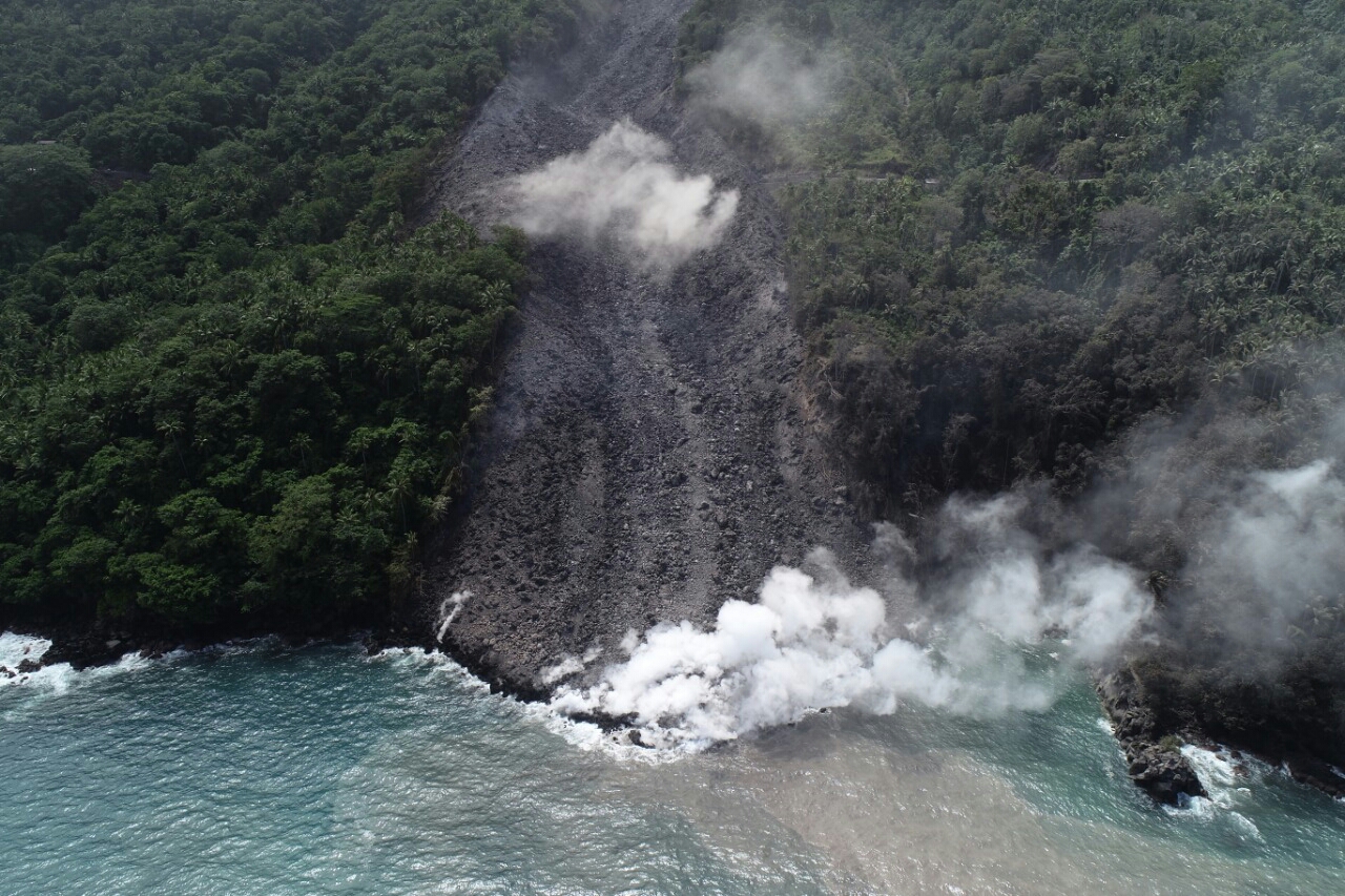 Dokumentasi dari - PVMBG Tetapkan Zona Berbahaya Sektoral Gunung Karangetang