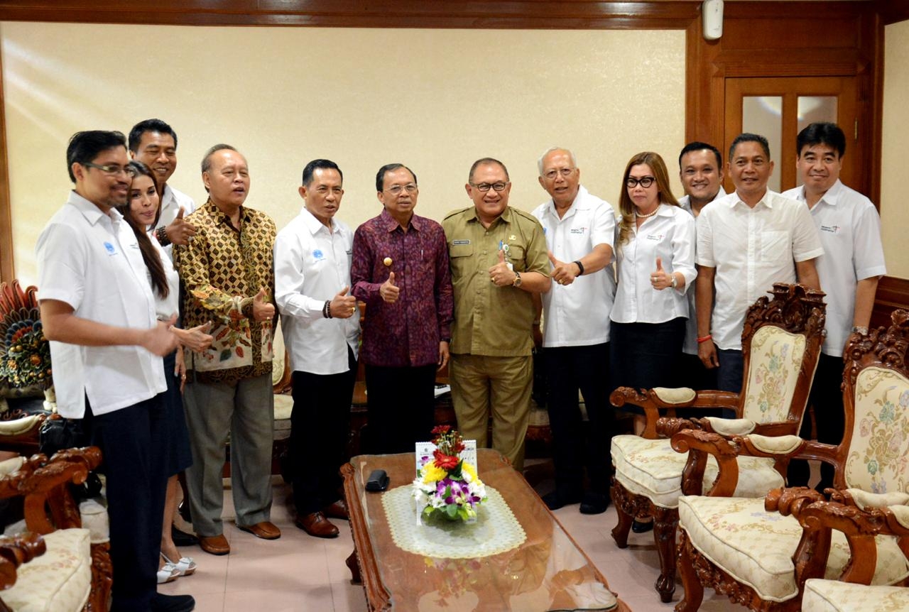 Dokumentasi dari - Gubernur Bali Diundang Hadiri Rakerda ASITA 