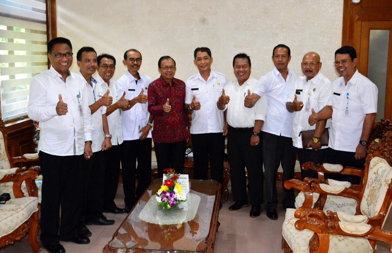 Dokumentasi dari - Bangun SDM Bali, Koster Ajak Kepala Sekolah Terapkan Kearifan Lokal