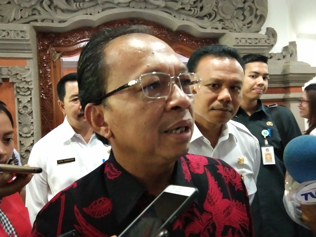 Dokumentasi dari - Koster: Bali Tidak Perlu Tambahan Label Halal