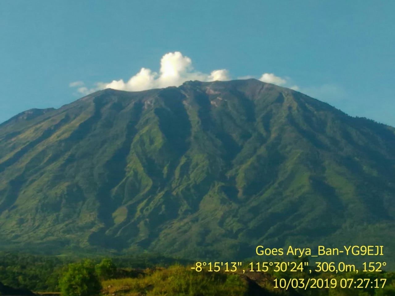 Dokumentasi dari - Kegempaan Gunung Agung Masih Stabil