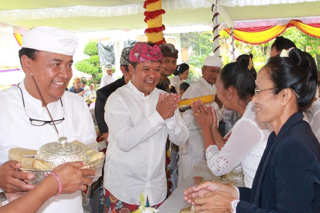 Dokumentasi dari - Bupati Gianyar Berterimakasih kepada Sulinggih