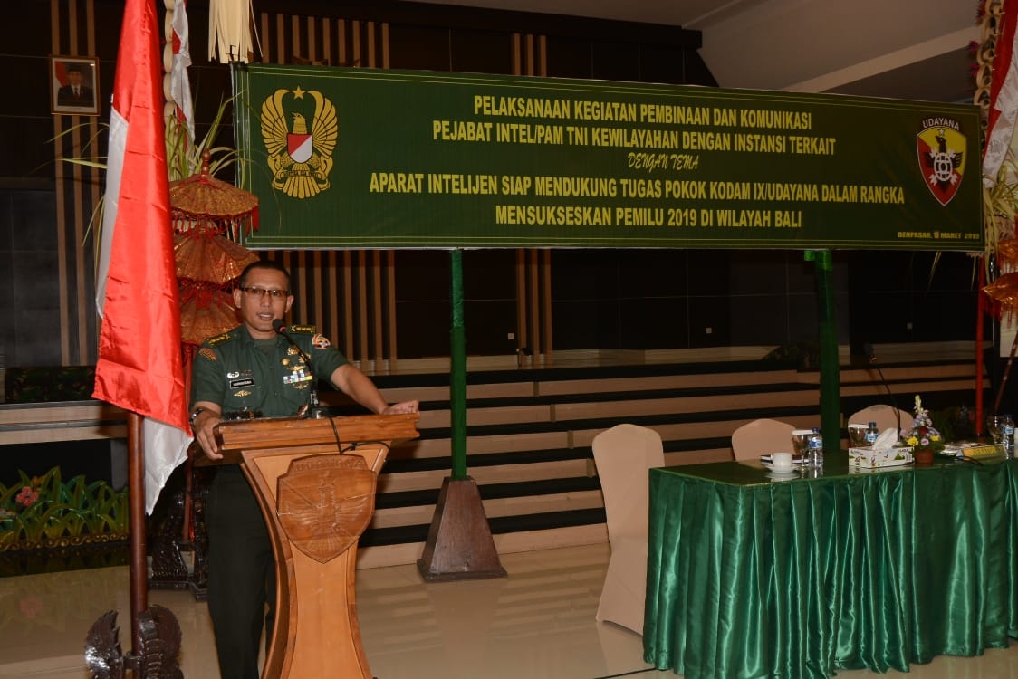 Dokumentasi dari - Tegaskan Netralitas TNI, Kodam IX/Udayana  Gandeng KPU & Bawaslu
Gelar Pembinaan Komunikasi
