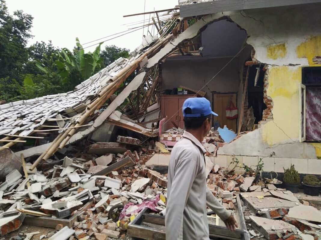 Dokumentasi dari - Gempa Lotim Akibatkan Dua Tewas, 44 Luka dan Ratusan Rumah Rusak