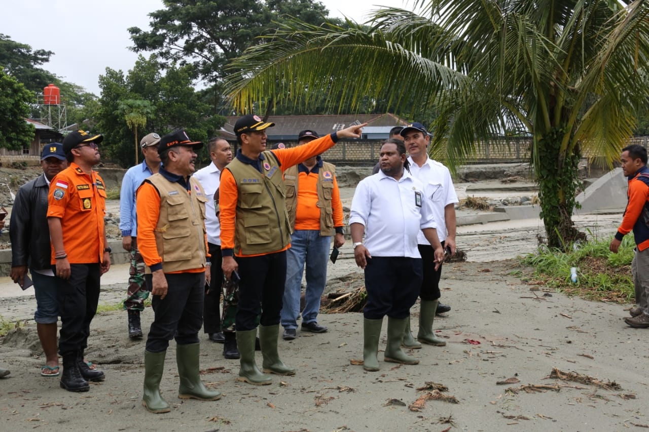 Dokumentasi dari - Banjir Badang Sentani Tewaskan 89 Orang dan 74  Hilang