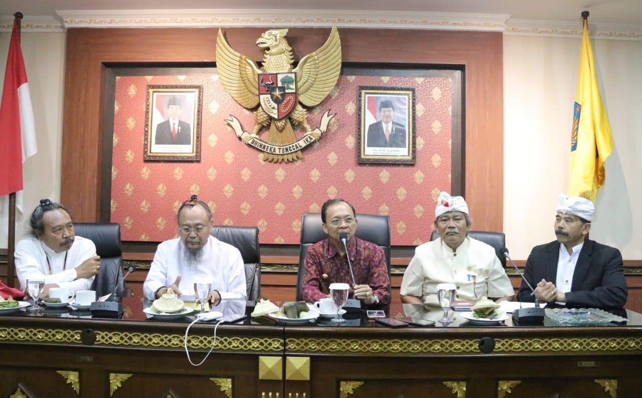 Dokumentasi dari - Gubernur Koster Berharap Masyarakat Ikuti Keputusan PHDI