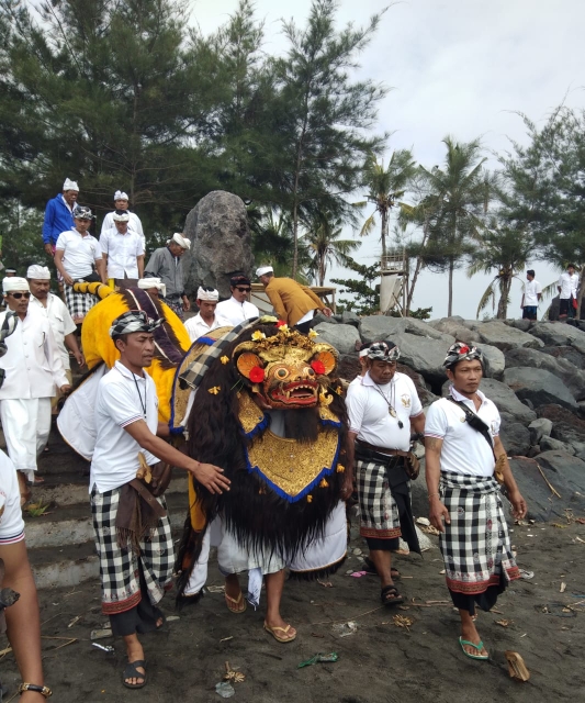 Dokumentasi dari - Desa Adat Sema Payangan Melasti ke Pantai Masceti Sukawati Gianyar
