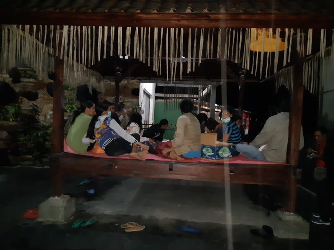 Dokumentasi dari - Warga Lereng Gunung Agung Mulai  Ngungsi