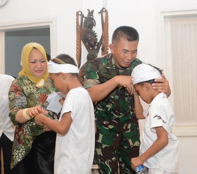 Dokumentasi dari - Pangdam Gelar Doa Bersama Anak Panti Asuhan Dari Lintas Agama