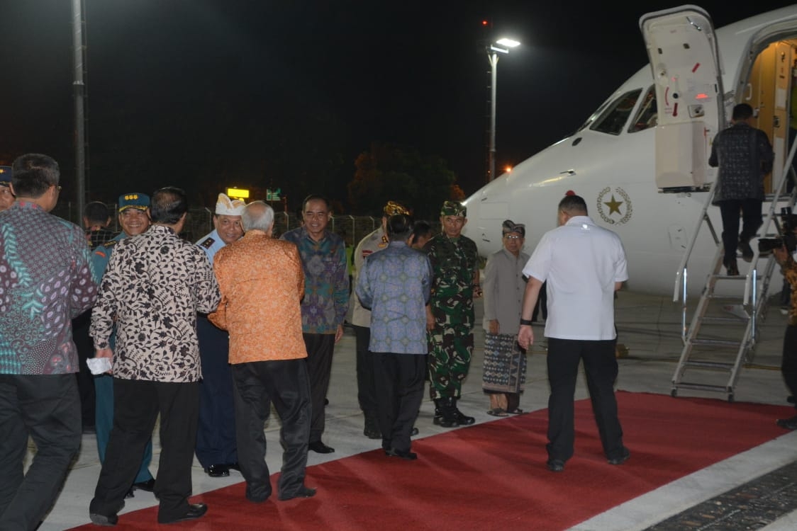 Dokumentasi dari - Pangdam IX/Udayana Sambut Kedatangan Wapres di Bali