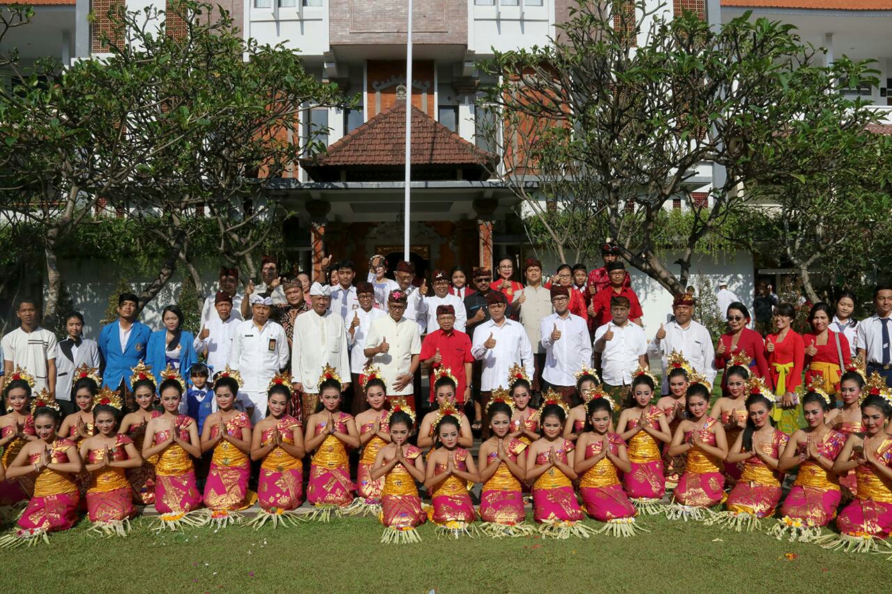 Dokumentasi dari - Yayasan Dwijendra agar Kembali ke Cita-cita Pendirinya Mewujudkan SDM yang Mumpuni 