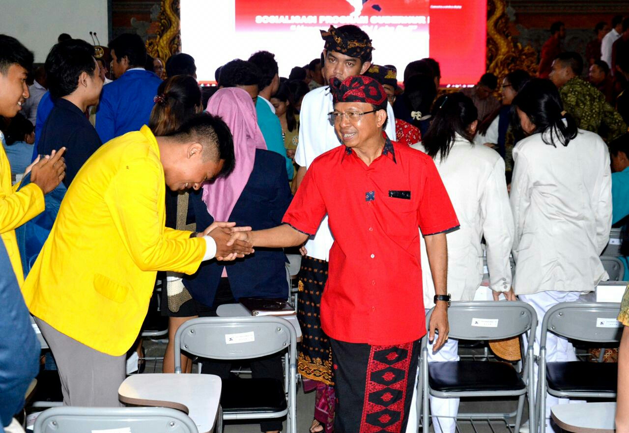 Dokumentasi dari - Tatap Muka dengan Dosen dan Mahasiswa, Koster Siapkan Program KKN Semesta Berencana