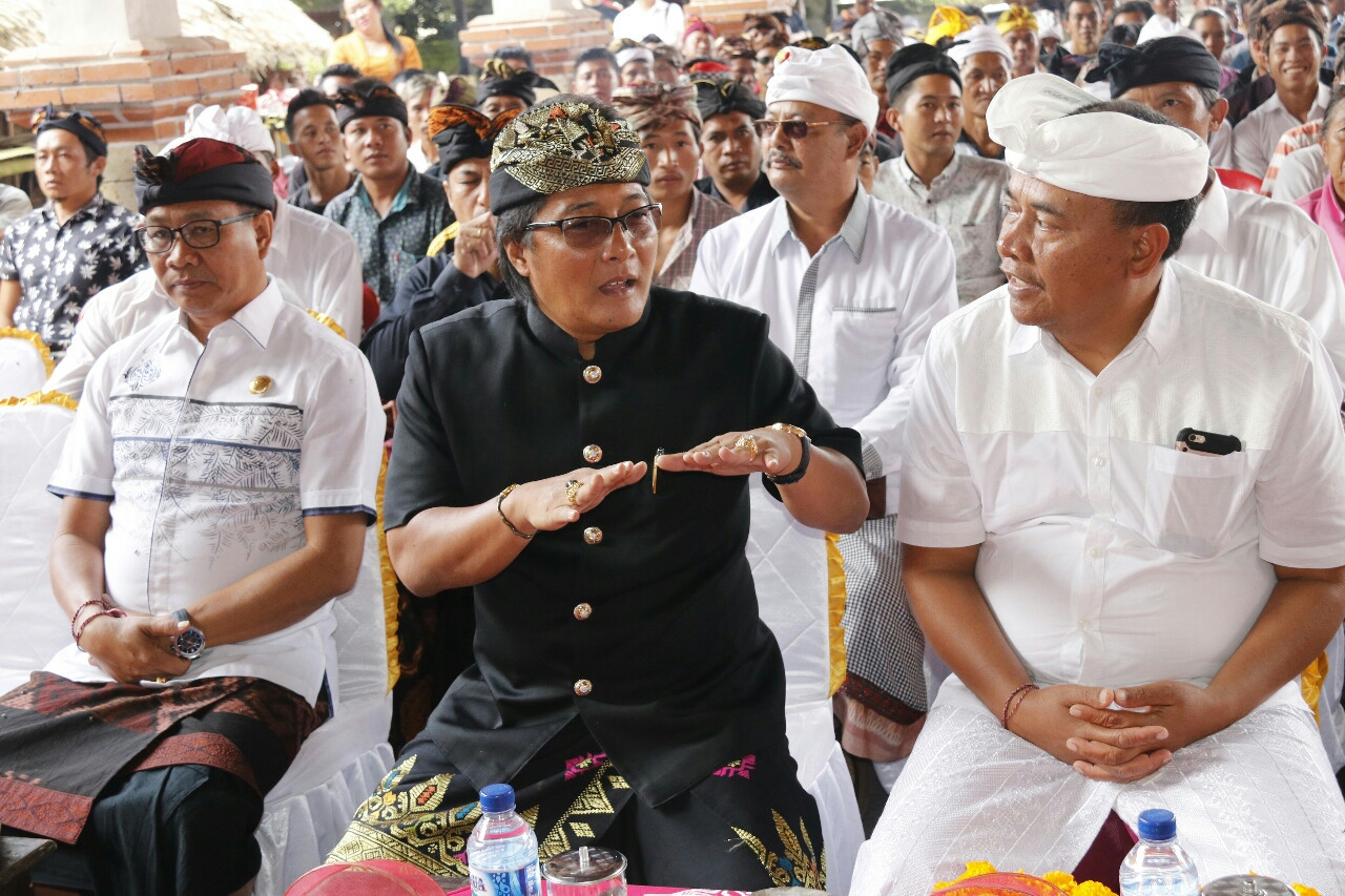 Dokumentasi dari - Bupati Badung Giri Prasta Serahkan Bantuan Bedah Rumah di Kintamani