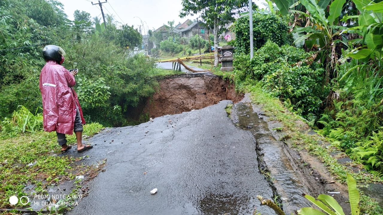 Dokumentasi dari - Putus, Jalan Menuju Rumah Wabup Bangli 