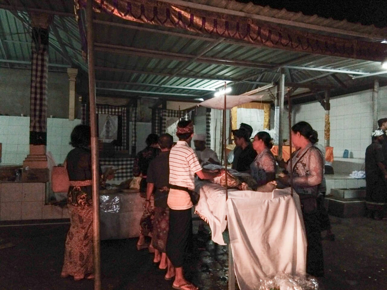 Dokumentasi dari - Dinsos Bali Secara Urunan Kremasi Lansia Tanpa Keluarga