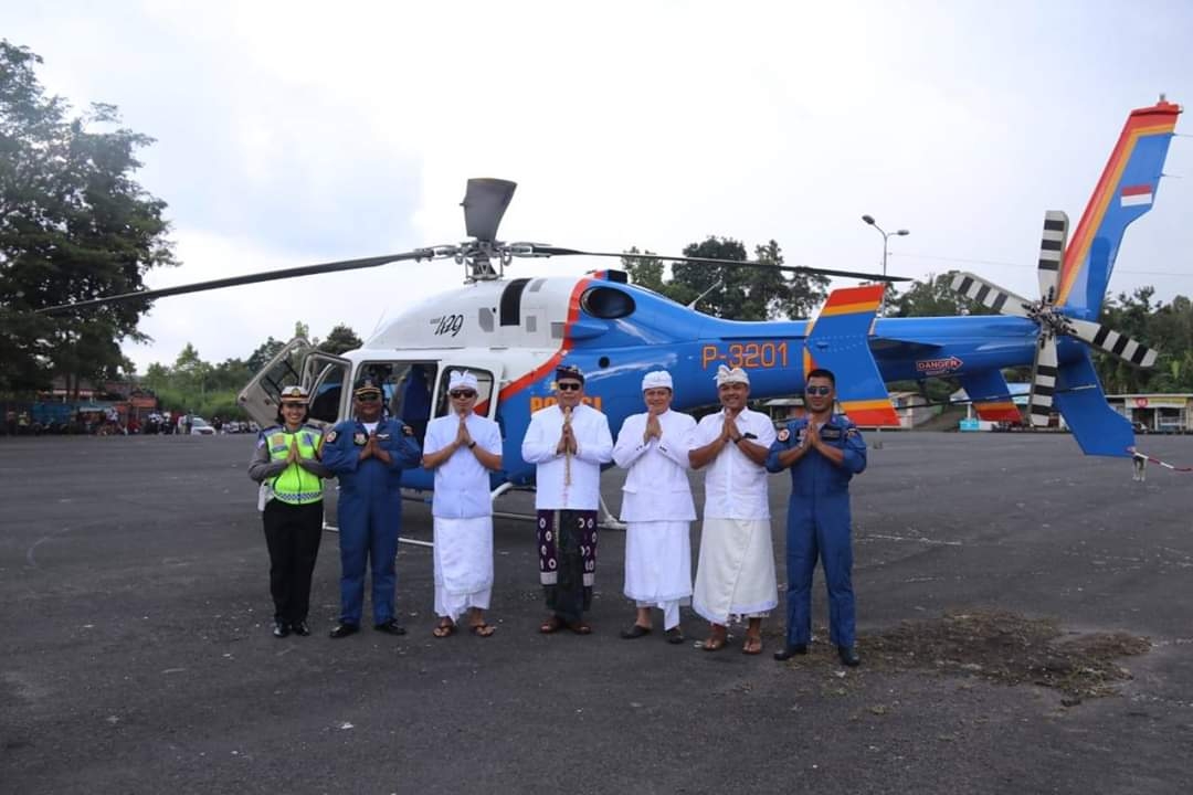 Dokumentasi dari - Jelang Pemilu 2019, Kapolda Bali Pantau Situasi Keamanan dari Udara