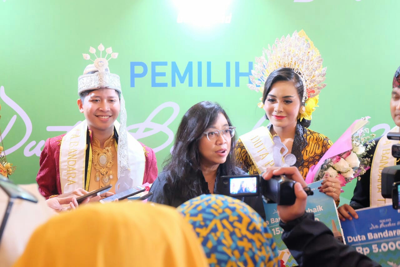 Dokumentasi dari - Nyoman Trya Wahyudha dan Komang Ayu Sintya Dewi Duta Bandara Terbaik 2019.