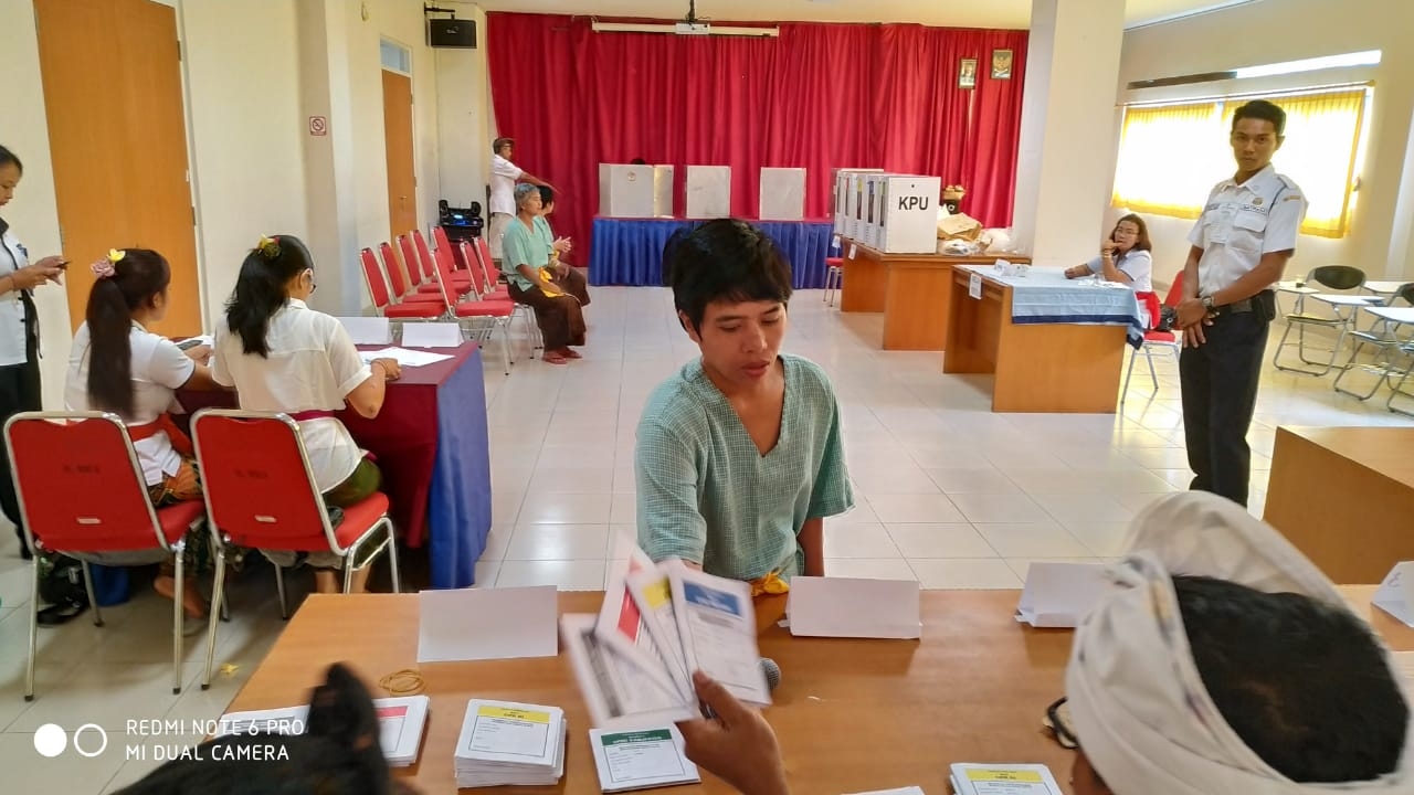 Dokumentasi dari - Pasien Gangguan Jiwa Pemilih di TPS 33 RSJP Dijemput dan Diantar Perawat