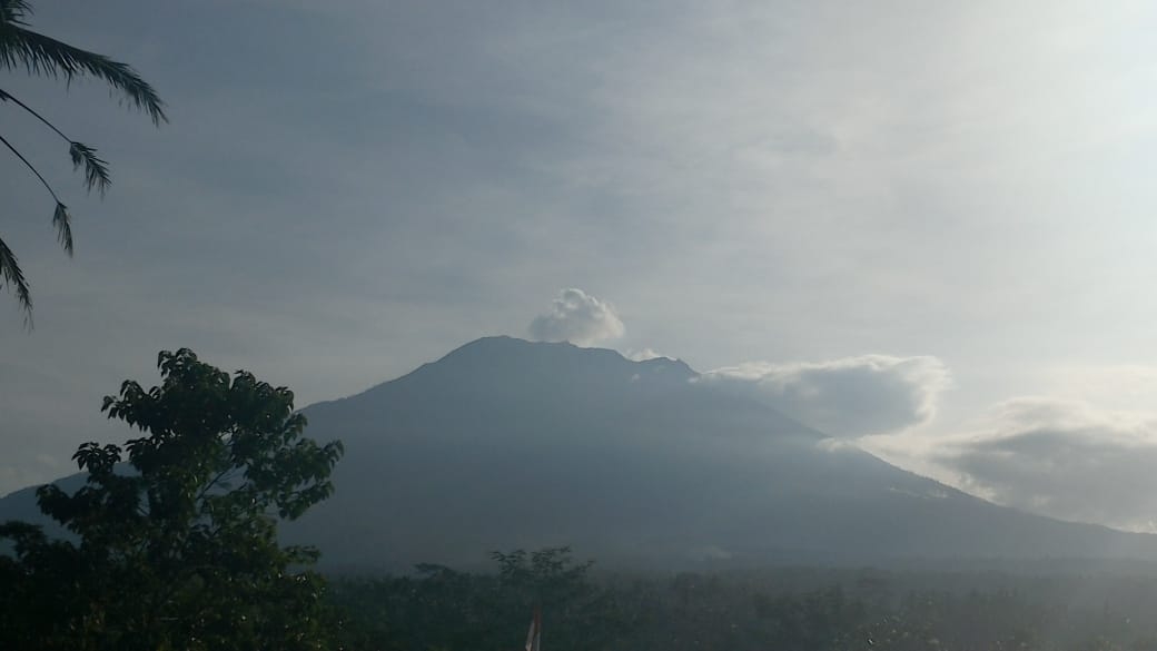 Dokumentasi dari - Erupsi Gunung Agung Minggu Dini Hari