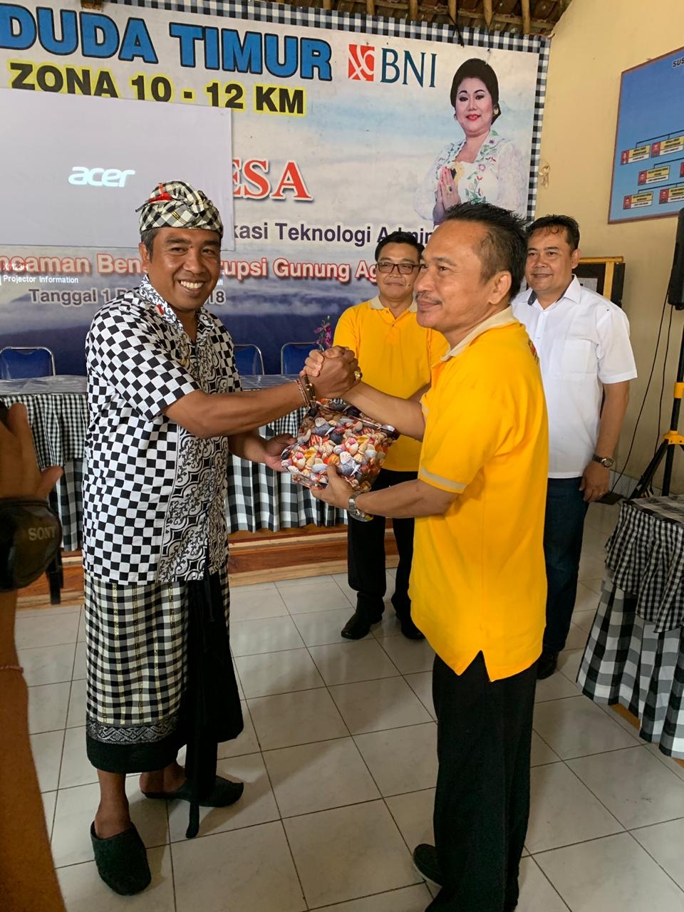 Dokumentasi dari - Prebekel Kalteng Tertarik Gunakan Sm@rtdesa Duda Timur Karangasem