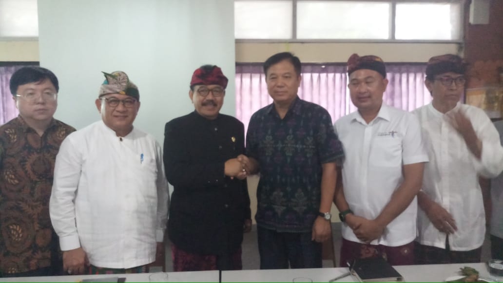 Dokumentasi dari - Wagub Kutuk Peristiwa Pelecehan Seksual di Teluk Benoa