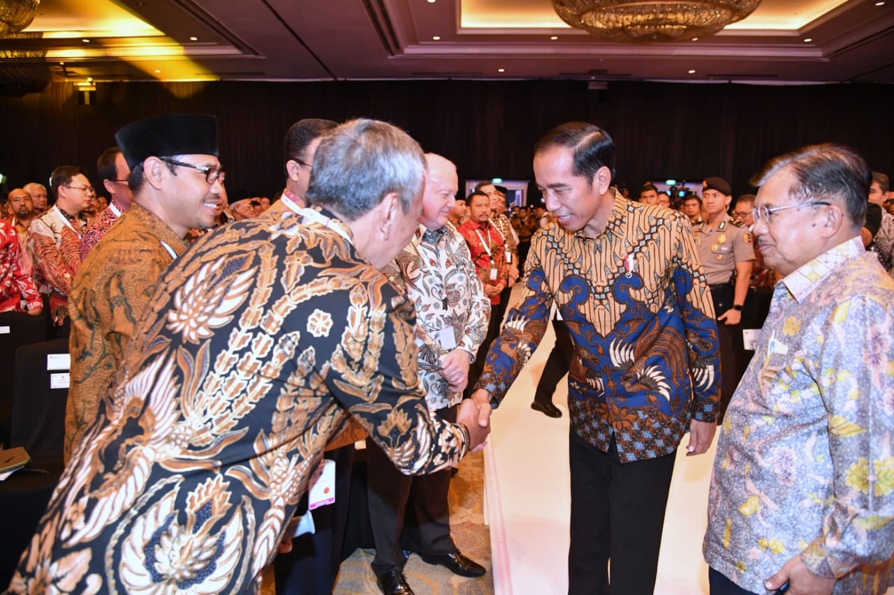 Dokumentasi dari - Sederhanakan Proses Perizinan Guna Tingkatkan Daya Saing